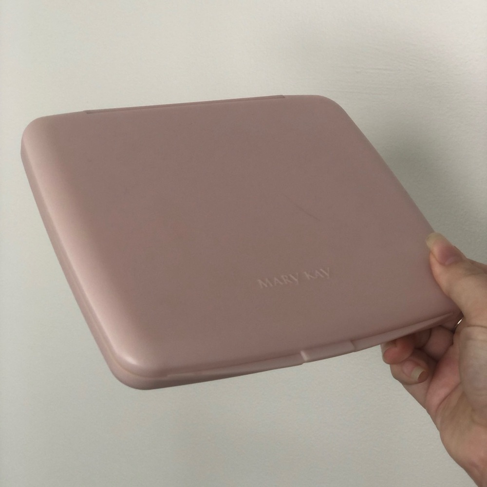 Vintage Mary Kay Light Pink Compact Mirror - Picture 6 of 7